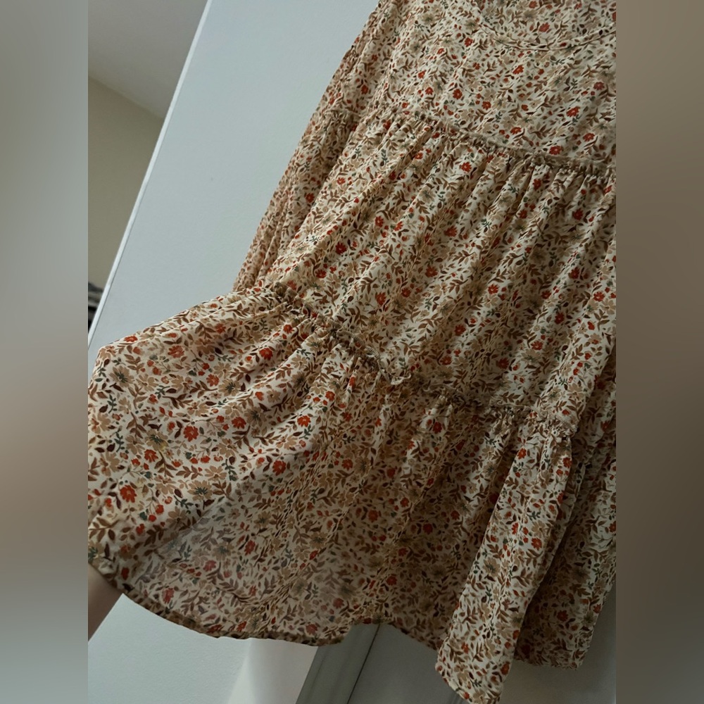 Elegant Floral Blouse - Cream and Brown - Picture 3 of 11
